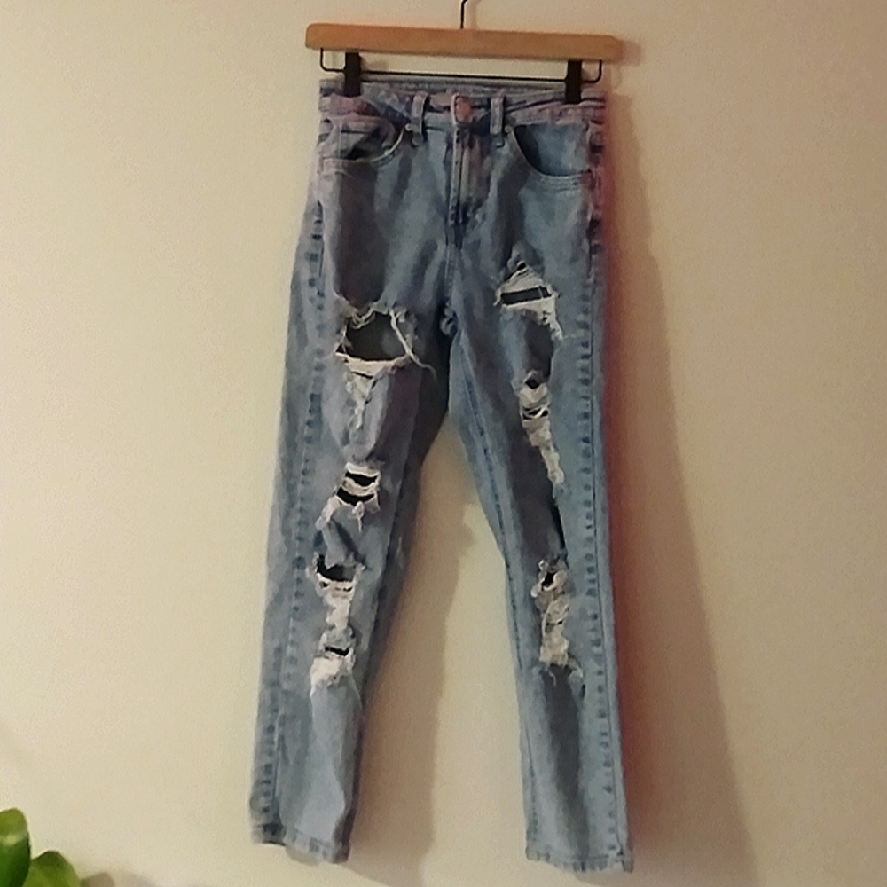 Skinny ripped jeans
